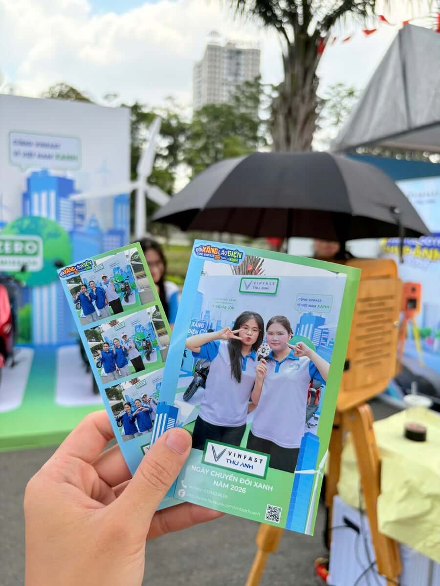quản lý lưu lượng khách tại khu vực photobooth - Sử dụng bảng chỉ dẫn và nhân sự hỗ trợ