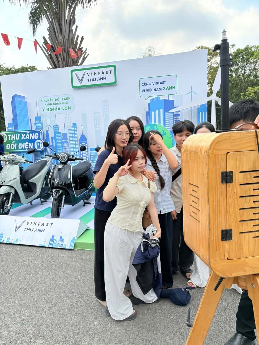 Bí quyết quản lý lưu lượng khách tại khu vực photobooth để tránh ùn tắc trong sự kiện đông người