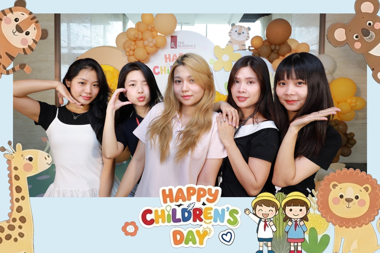 Hoạt động chụp photobooth ngày hội gia đình Happy Children's Day