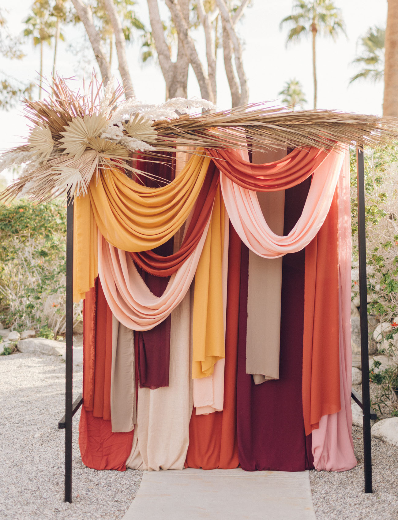 thiết kế backdrop cho photobooth - Làm sao để tiết kiệm chi phí tối đa khi làm backdrop?