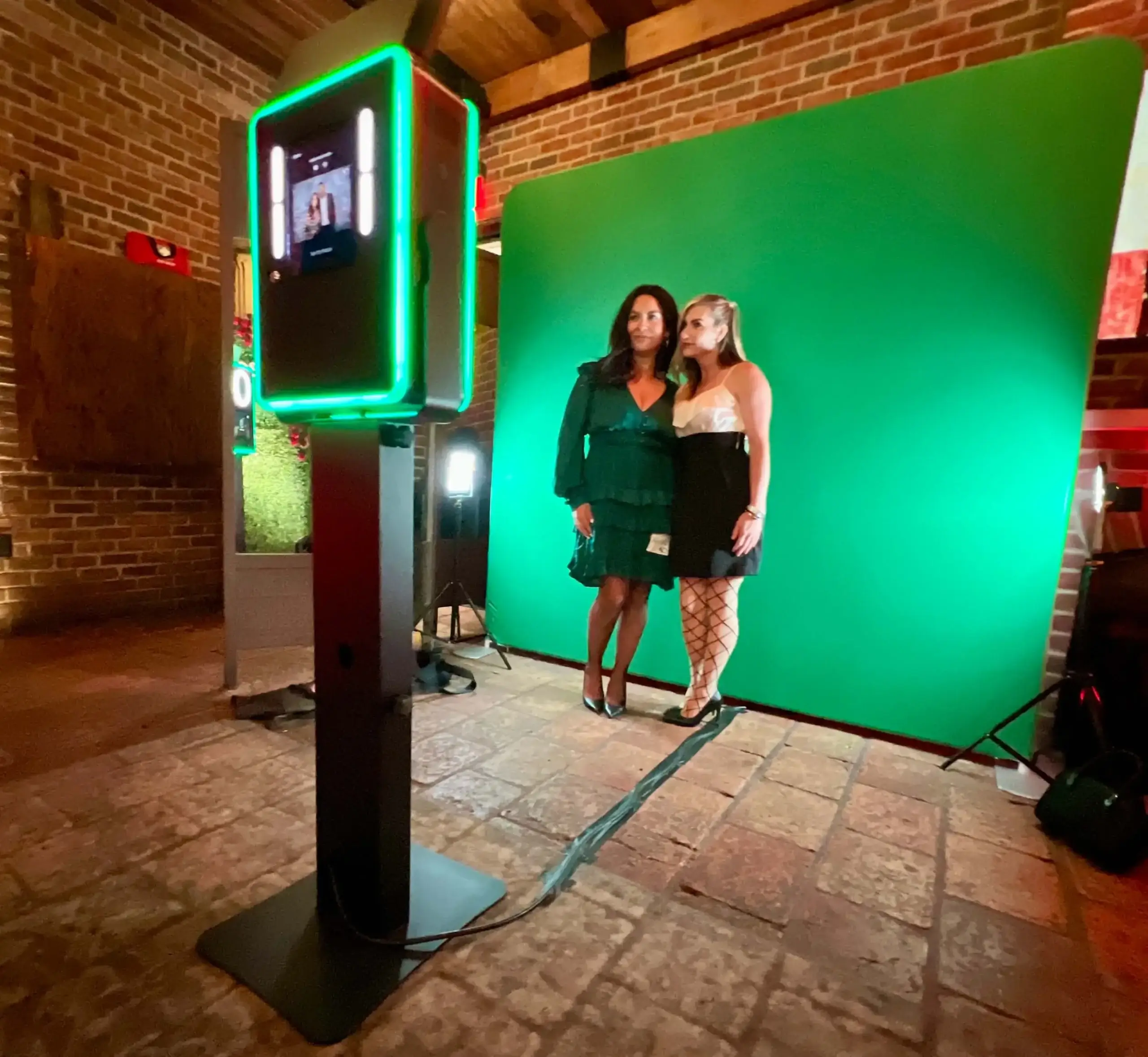 photobooth kỹ thuật số - Tăng cường kết nối khách hàng