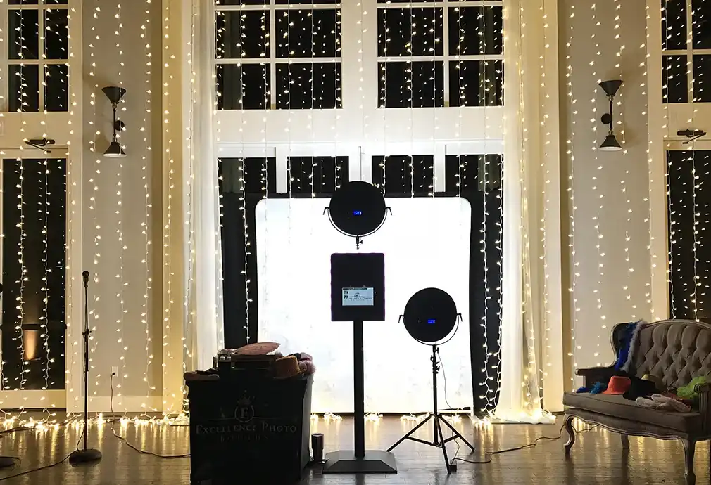 thuê photobooth trọn gói - Làm sao để tối ưu hóa ngân sách cho các thiết bị chụp ảnh sự kiện?