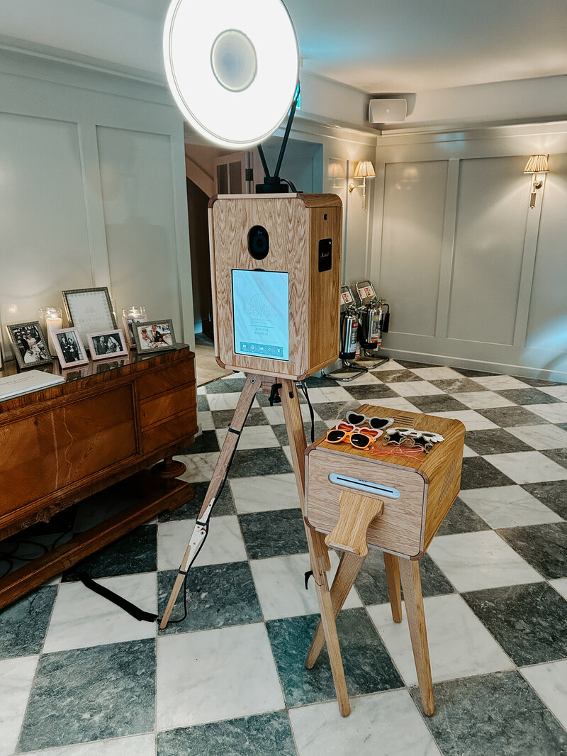 quảng bá thương hiệu cá nhân - Làm thế nào để tối ưu hóa photobooth cho mục tiêu truyền thông?